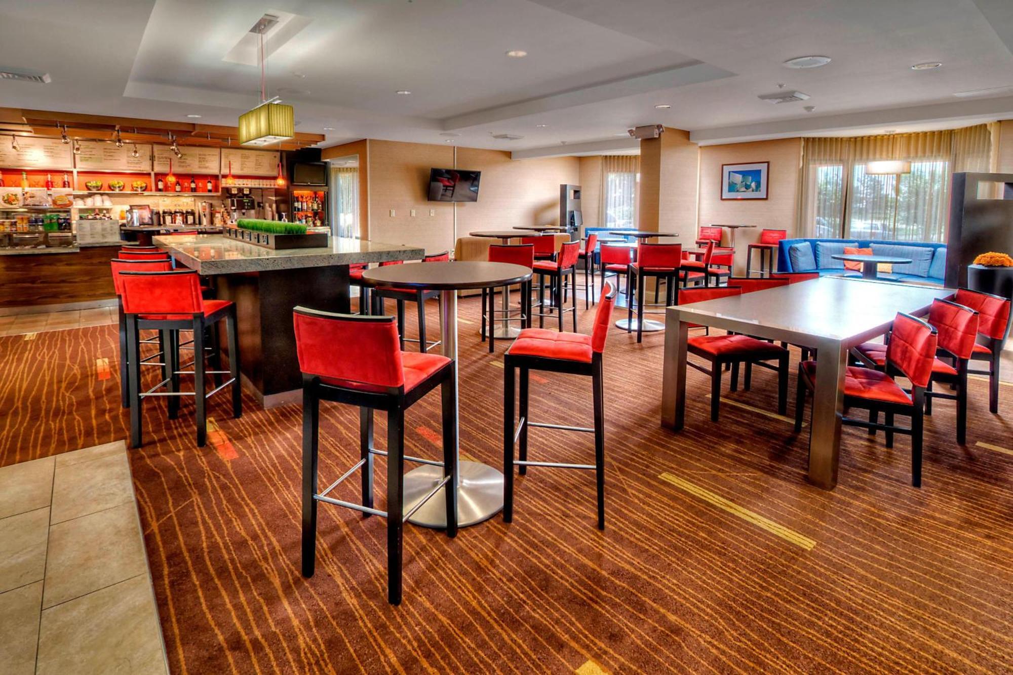 Courtyard By Marriott Burlington Exterior foto