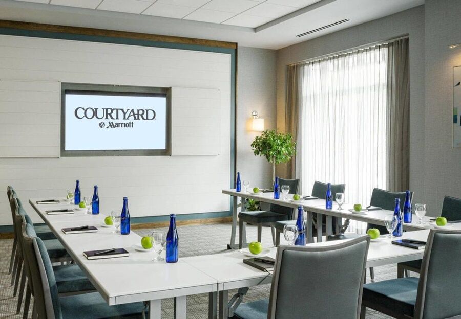 Courtyard By Marriott Burlington Exterior foto